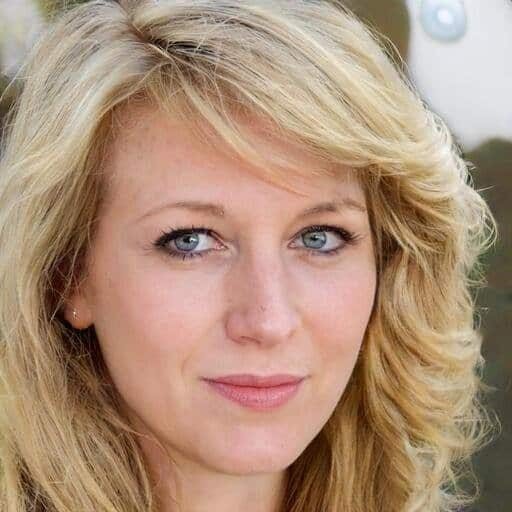 Anonymous female procurement manager from a U.S. retail brand